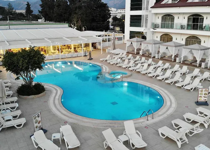 Hotell Forum 4*