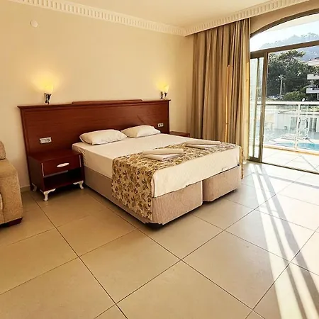 Forum Residence Hotel מרמריס