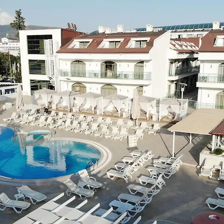 Forum Residence Hotel מלון