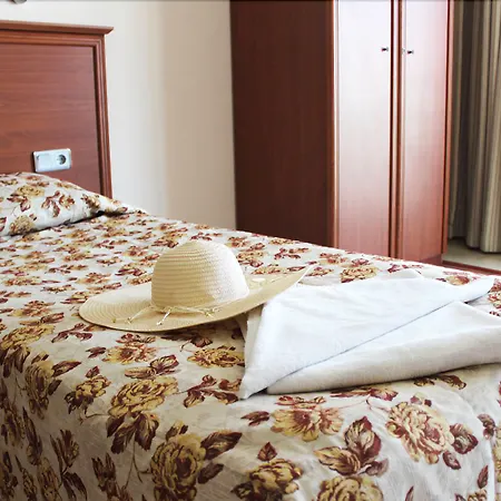 Forum Residence Hotel מלון